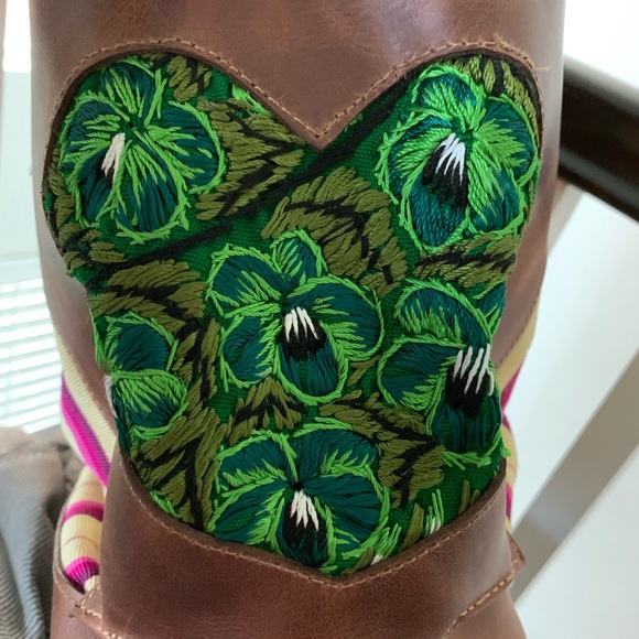 Large Handbag - Picture 4 of 6